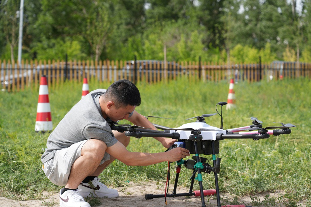 新疆保华润天航空“2025一培双证”，考CAAC无人机执照赠送人社部职业技能等级证书