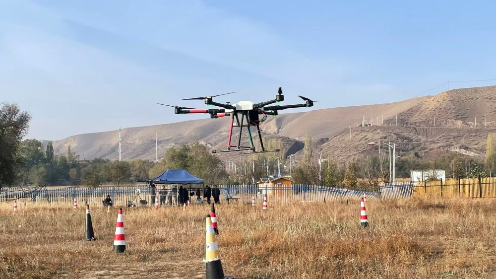 来保华润天新疆无人机培训！把无人机从“玩具”变成“生产工具”