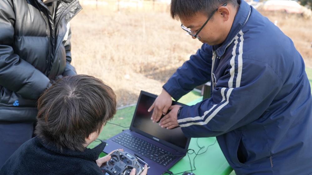 新疆无人机培训学校保华润天，03考点师资力量雄厚