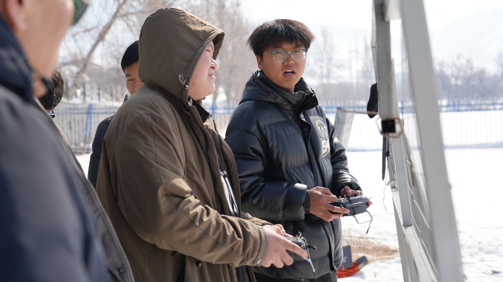 保华润天航空：让新疆学员轻松掌握无人机飞行技术