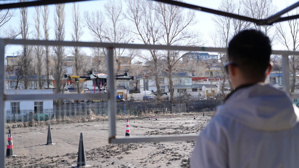 新疆无人机培训|无人机培训视力要求，近视能学吗？